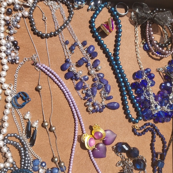 Elegant Blue and Silver Jewelry Set - Picture 9 of 16